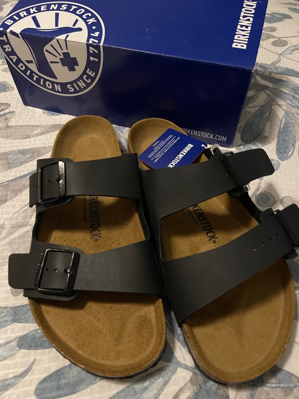 Birkenstock Black Arizona Two-Strap Sandals ~ Unisex